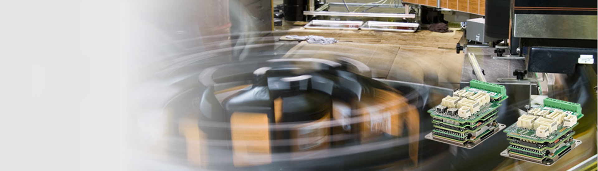 Topbillede banner med to drev i en grafisk baggrund