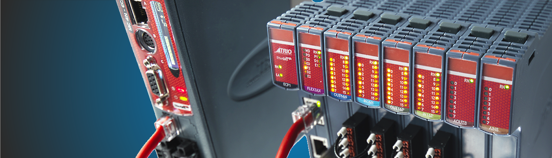 Topbillede med næproptagelse af en Flex-X nano controller og I/O-moduler