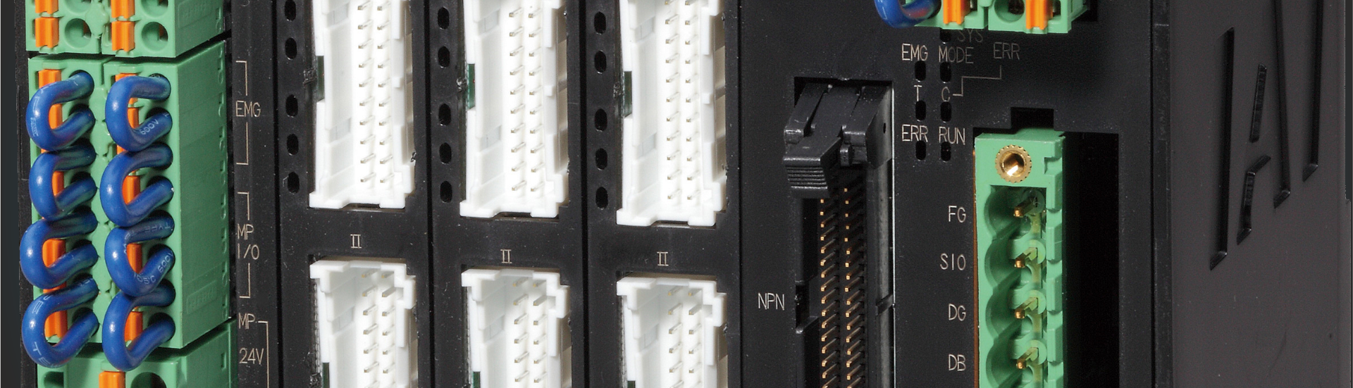 Topbillede med næroptagelse af controller front stik